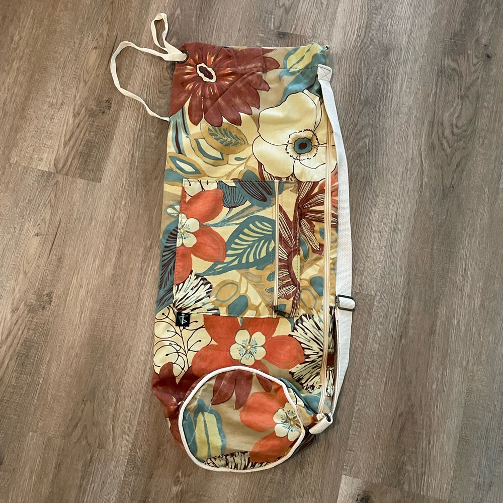 Large yoga mat bag with one large zippered pocket and one small. - Picture 2 of 2